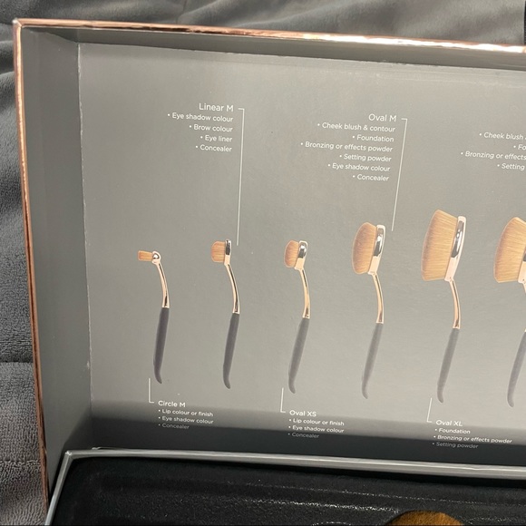 10 Piece Mermaid Makeup Brush Set 🧜🏻‍♀️ - Picture 5 of 9